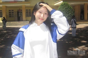 Em Trần Thị Tường Vy, học sinh lớp 11 Anh, Trường THPT chuyên Nguyễn Tất Thành (Kon Tum, Quảng Ngãi) mơ ước được đến thành phố Saint Petersburg, Liên bang Nga học tập.