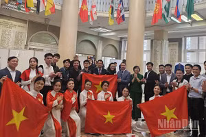 Sinh viên Việt Nam tham gia Lễ hội sinh viên quốc tế tại MADI.