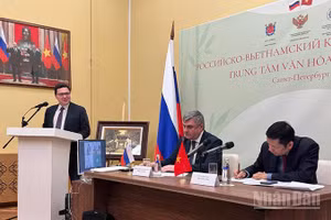 Phó Hiệu trưởng phụ trách hoạt động giáo dục và chính sách thanh niên Đại học Sư phạm Quốc gia A.I.Herzen Roman Sokolov phát biểu.