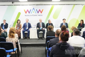 Toàn cảnh Phiên thảo luận “Hệ sinh thái quốc tế: Hội nhập vào tương lai xanh". (Ảnh: XUÂN HƯNG)