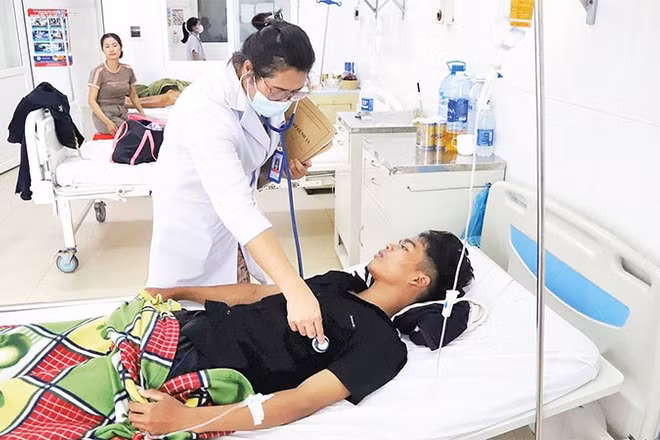 Cán bộ, y, bác sĩ Bệnh viện đa khoa vùng Tây Nguyên mong muốn Sở Y tế tỉnh Đắk Lắk làm tốt công tác động viên, ổn định tư tưởng và tạo môi trường làm việc an toàn để yên tâm chăm sóc sức khỏe cho nhân dân.