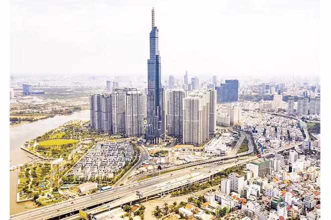  Thành phố Hồ Chí Minh sau hợp nhất có nhiều cơ hội vượt trội để chuyển đổi mô hình tăng trưởng. (Ảnh HOÀNG TRIỀU)