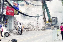 Hoạt động xây dựng gây ô nhiễm không khí.