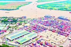 Thu từ hoạt động xuất-nhập khẩu qua các cảng biển là một nguồn thu ngân sách nhà nước quan trọng của thành phố. (Ảnh CTV)