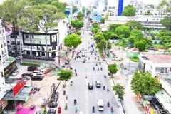 Di dời hạ tầng kỹ thuật phục vụ thi công tuyến Metro Bến Thành-Suối Tiên đoạn qua địa bàn khu vực trung tâm. (Ảnh THẾ ANH)