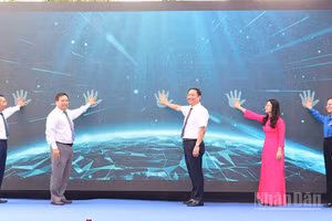 Thực hiện nghi thức khai mạc Ngày Sách và Văn hóa đọc Việt Nam năm 2026.