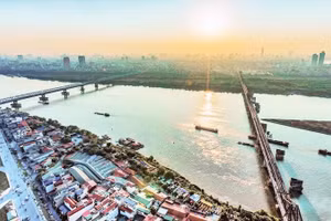 Sông Hồng được xác lập là trục cảnh quan chủ đạo, động lực phát triển mới của Thủ đô trong tương lai (Ảnh DUY LINH)