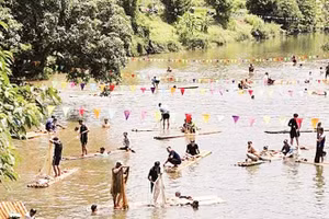 Lễ hội đánh bắt cá suối truyền thống xã Toàn Thắng thu hút đông đảo người dân và du khách trong và ngoài tỉnh.