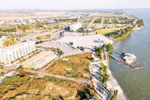 Dự án đô thị sinh thái ven sông Aqua City nằm ven sông Đồng Nai quy mô hơn 1.000 ha tại phường Long Hưng, thành phố Đồng Nai.