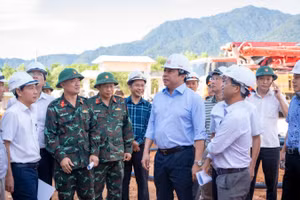 Chủ tịch UBND thành phố Huế Nguyễn Khắc Toàn phát động cao điểm 40 ngày đêm, bảo đảm công trình đúng tiến độ