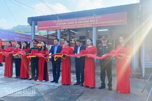 Ủy ban nhân dân thành phố Huế tổ chức lễ khánh thành và bàn giao 3 căn nhà tại xã Khe Tre vào sáng nay 10/1.