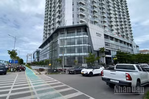 Chung cư Nera, nơi có nhiều căn hộ được rao cho thuê ngắn ngày trên các ứng dụng đặt phòng. (Ảnh: DƯƠNG QUANG TIẾN)