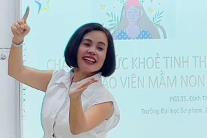 Phó Giáo sư, Tiến sĩ Đinh Thị Hồng Vân, Giảng viên khoa Tâm lý giáo dục, Trường đại học Sư phạm Huế.