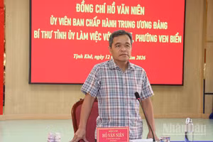 Ủy viên Trung ương Đảng, Bí thư Tỉnh ủy Quảng Ngãi Hồ Văn Niên phát biểu kết luận tại buổi làm việc.