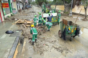 Huế kết thúc đợt mưa kéo dài 23 ngày với ba đợt lũ liên tiếp trong một tuần. (Ảnh: Trương Vững)