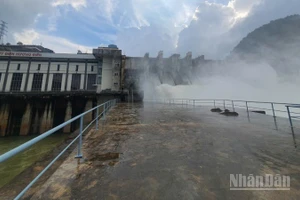 Thủy điện Hương Điền bắt đầu điều tiết tăng dần từ 18 giờ 30 phút ngày 3/12.