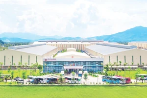 Nhà máy Sản xuất và Chế tạo động cơ ô-tô Kim Long Motor ở Huế mới được khánh thành.