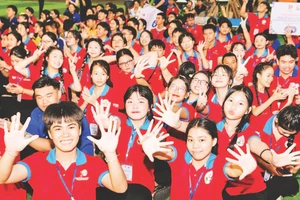 Đoàn viên, thanh niên tham gia hoạt động kỹ năng sống đầu năm học 2025-2026.