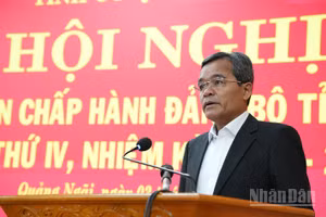 Đồng chí Hồ Văn Niên, Ủy viên Trung ương Đảng, Bí thư Tỉnh ủy Quảng Ngãi phát biểu khai mạc hội nghị.