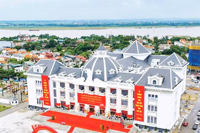 Nhà Văn hóa nghệ thuật tỉnh Phú Thọ với tổng mức đầu tư hơn 400 tỷ đồng được hoàn thành và đưa vào sử dụng.