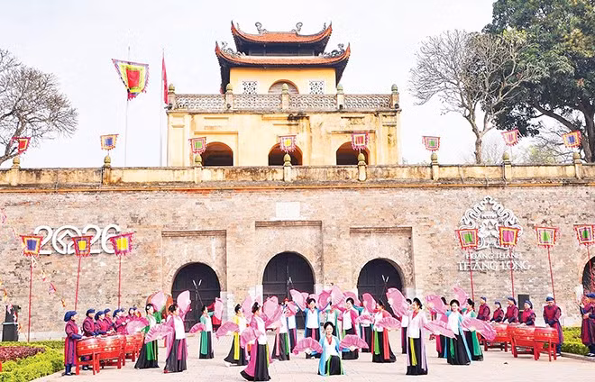 Di sản văn hóa Hà Nội đang đứng trước cơ hội được khai thác, phát huy giá trị mạnh mẽ hơn nữa phục vụ cho phát triển.