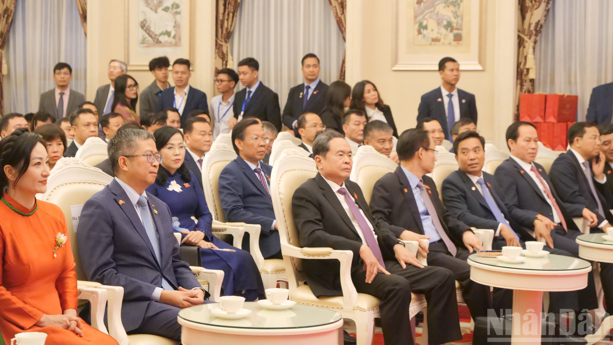 C&aacute;c đại biểu tham dự cuộc l&agrave;m việc.