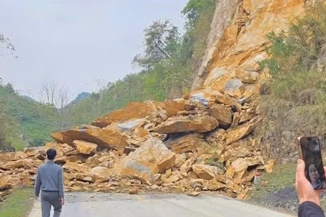 Hiện trường vụ sạt lở.
