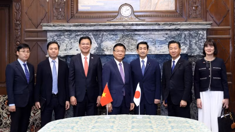 Phó Thủ tướng Chính phủ Lê Thành Long hội kiến Chủ tịch Thượng viện Nhật Bản Sekiguchi Masakazu. (Ảnh: VGP)