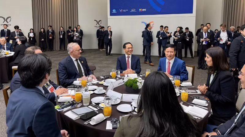 Phó Thủ tướng Chính phủ Bùi Thanh Sơn tham dự Đối thoại giữa các nhà lãnh đạo APEC với Hội đồng Tư vấn kinh doanh APEC. (Ảnh: Bộ Ngoại giao)