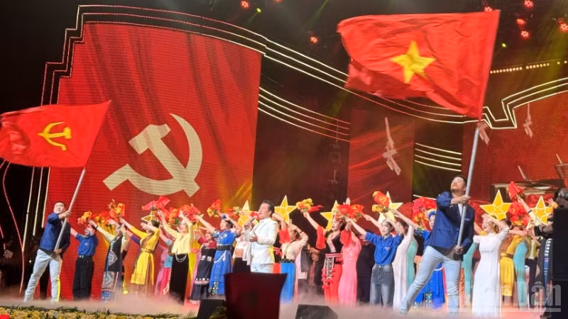 Một tiết mục biểu diễn nghệ thuật. (Ảnh minh họa: TRUNG HƯNG)