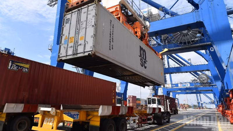 Chính phủ vừa ban hành Nghị định về kiểm soát thương mại chiến lược. (Ảnh: THÀNH ĐẠT)