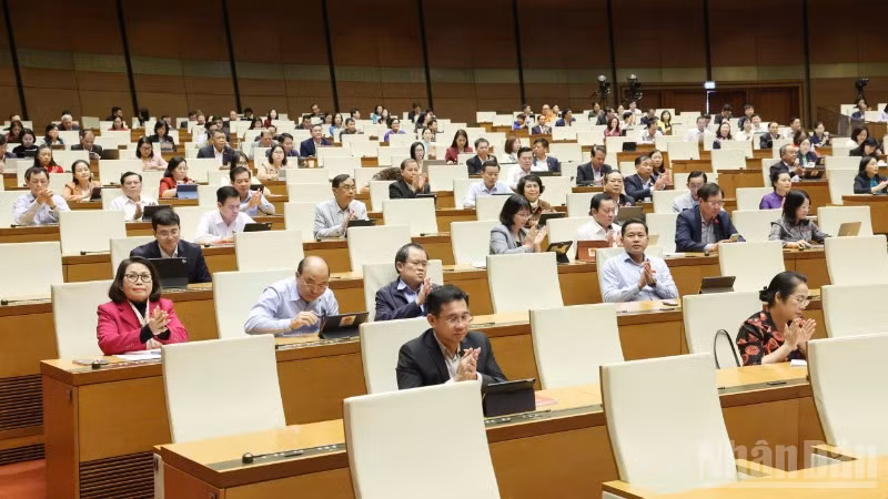 Quang cảnh phiên họp chiều 3/12. (Ảnh: DUY LINH)