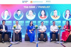 Các chuyên gia tham gia tọa đàm.