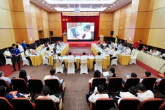 Quang cảnh Tọa đàm “Đẩy mạnh ứng dụng trí tuệ nhân tạo trong giáo dục và đào tạo-Những lợi ích và thách thức”.