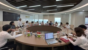 Các thành viên Tổ thẩm định đánh giá cao chất lượng tác phẩm được tuyển chọn tham gia cuộc thi năm nay.