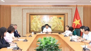 Phó Thủ tướng Nguyễn Chí Dũng làm việc với Tập đoàn Avestos, Cộng hòa Liên bang Đức. (Ảnh: Tuấn Anh/TTXVN) 