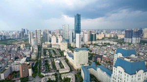 Một góc đô thị phía tây của Hà Nội. (Ảnh: DUY LINH)
