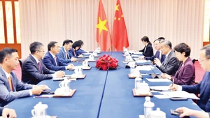 Các quan chức ngoại giao Việt Nam và Trung Quốc hội đàm ở Vân Nam, Trung Quốc. (Ảnh Đại sứ quán Việt Nam tại Trung Quốc)