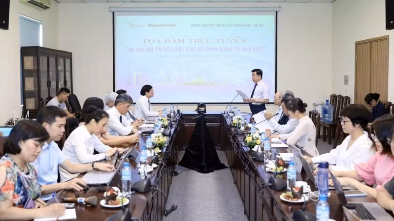 Các chuyên gia tham dự tọa đàm đánh giá cao vai trò của văn hóa trong mô hình quản trị của Hà Nội. (Ảnh: QUANG THÁI)