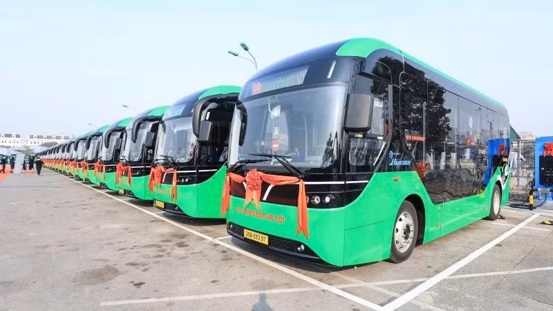 Đầu năm 2025, Tổng Công ty Vận tải Hà Nội (Transerco) đã đưa vào hoạt động 3 tuyến xe buýt điện mới.