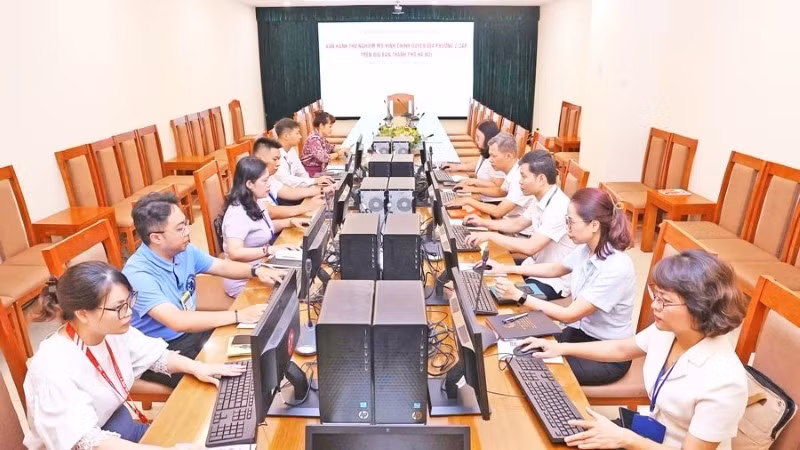 Vận hành thử mô hình chính quyền địa phương 2 cấp tại phường Hoàn Kiếm. (Ảnh: QUANG THÁI)