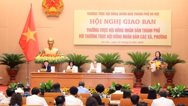 Hội nghị giao ban với Thường trực Hội đồng nhân dân các xã, phường.