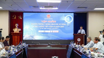 Toàn cảnh Hội nghị tập huấn truyền thông trong lĩnh vực sử dụng năng lượng tiết kiệm và hiệu quả. (Ảnh: LÊ CHI)