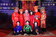 Một hoạt động văn hóa, trình diễn di sản Then của người Tày, Nùng, Thái tại Pháp. (Ảnh do Tiến sĩ Hoàng Hà cung cấp)