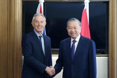 Tổng Bí thư Tô Lâm gặp nguyên Thủ tướng Anh Tony Blair. (Ảnh: Thống Nhất – TTXVN)