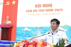 Chuẩn Đô đốc Trịnh Xuân Tùng, Tư lệnh Vùng 5 Hải quân phát biểu chỉ đạo tại Hội nghị. (Ảnh: Vùng 5 Hải quân cung cấp)