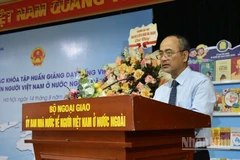 Ông Nguyễn Trung Kiên - Chủ nhiệm Ủy ban Nhà nước về người Việt Nam ở nước ngoài phát biểu khai mạc khóa học. 
