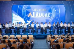 Các thành viên Liên Minh AI Âu Lạc thực hiện nghi thức ra mắt trong sự kiện sáng ngày 20/6/2025.