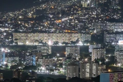 Quang cảnh thủ đô Caracas, Venezuela tối 8/12/2025. (Nguồn: THX/TTXVN) 