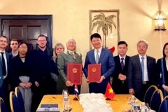 Thứ trưởng Tư pháp Nguyễn Thanh Tịnh và Thứ trưởng Tư pháp Cuba Pilar Alicia Varona đã ký Kế hoạch hoạt động năm 2026 của Dự án “Hỗ trợ kỹ thuật cho Bộ Tư pháp Cuba về tăng cường năng lực xây dựng và thực thi pháp luật”. (Ảnh do Đại sứ quán Việt Nam tại Cuba cung cấp)